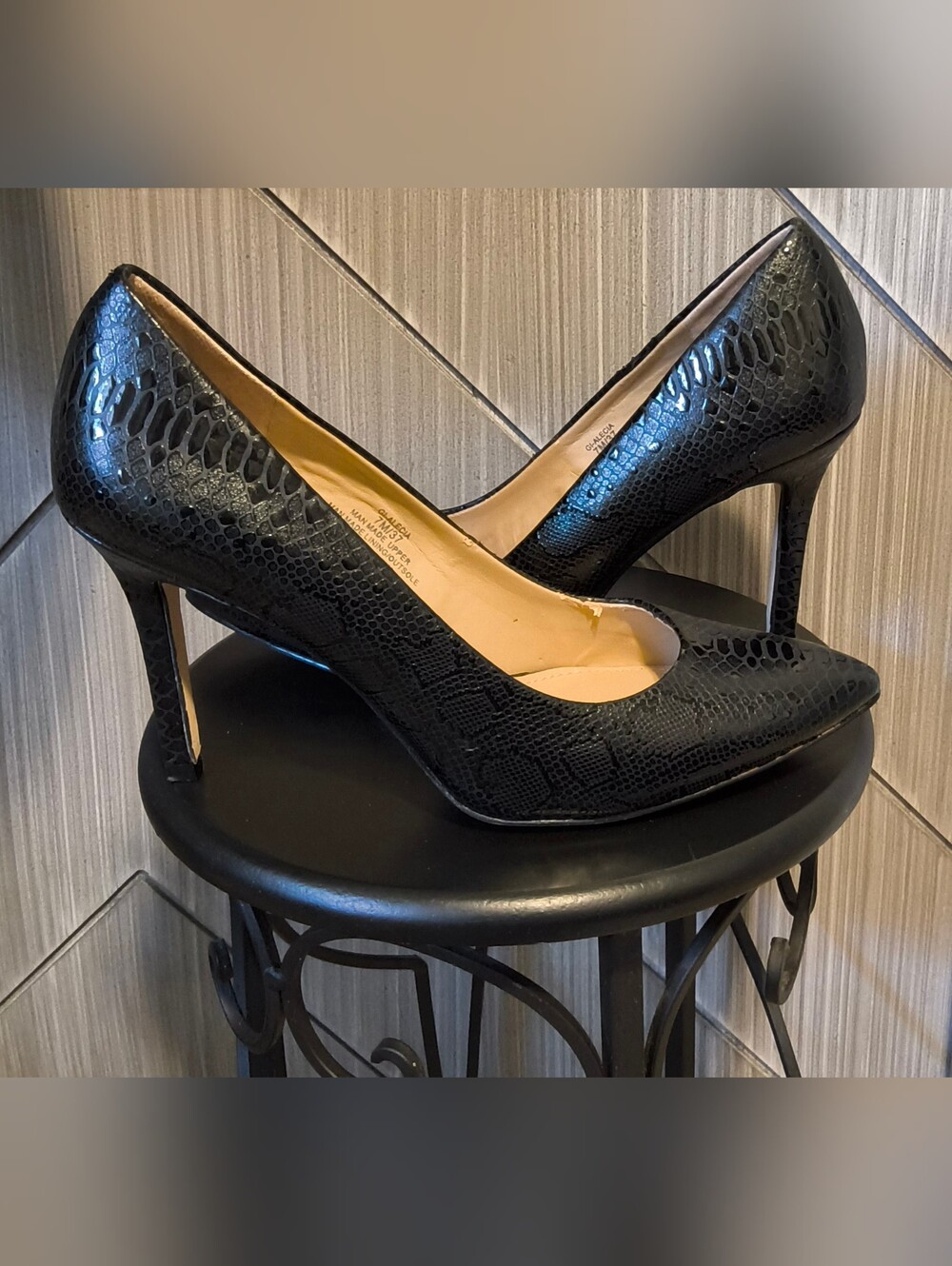 G.I.L.I. Size 7 Black Snakeskin Embossed Pointed Toe Stiletto Pumps Heels